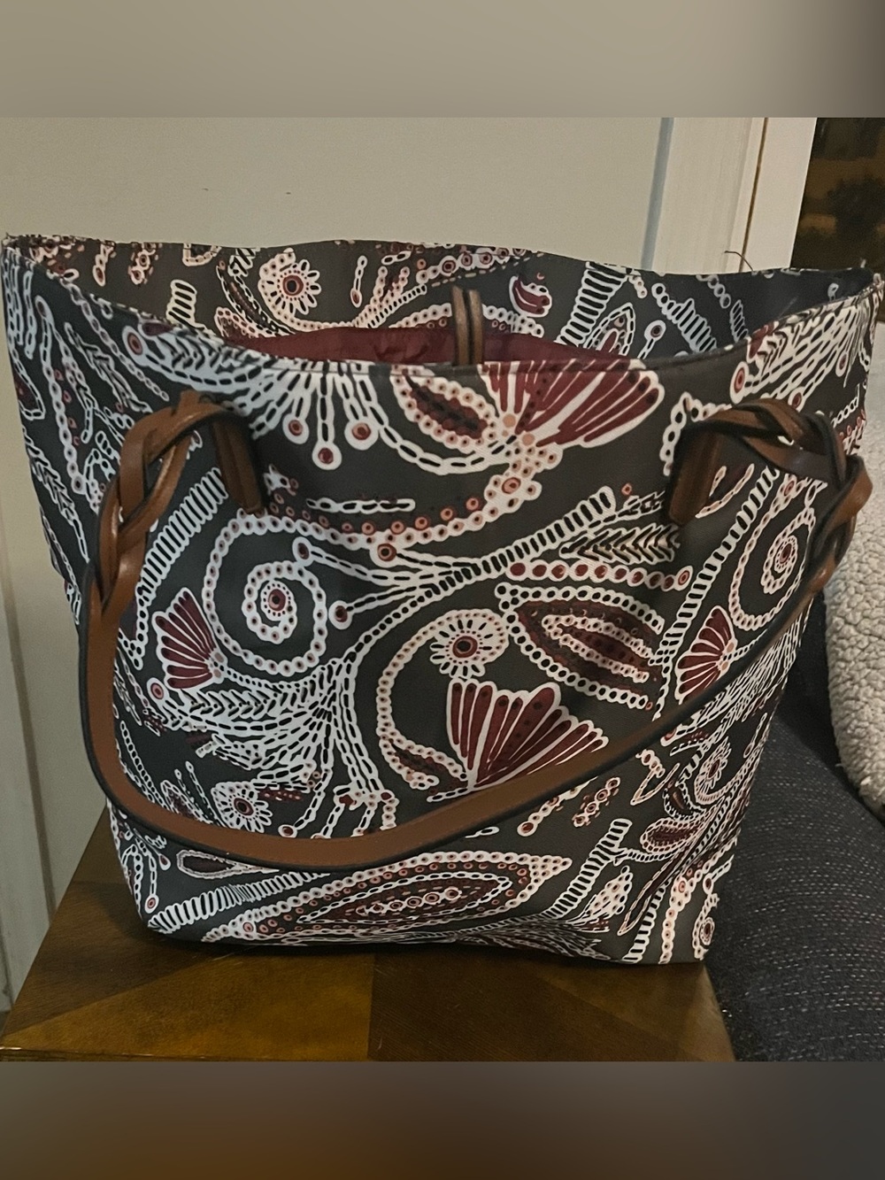 Stylish Paisley Tote Bag - Dark Gray & Burgundy
